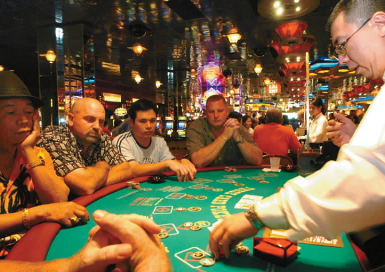 Things you need to know while selecting the best casino provider